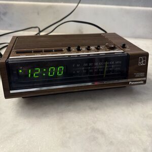 Vintage Panasonic RC-6050 Alarm Clock Radio AM FM Woodgrain Works